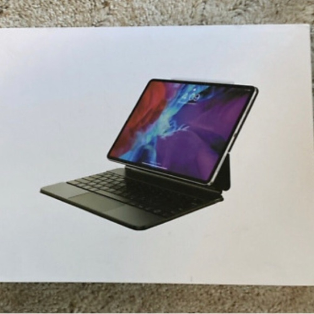 IPAD Keyboard P129/P107 in Black NWT